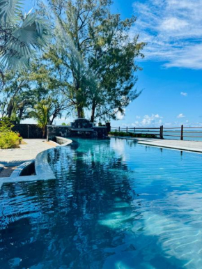 Coin de Mire Beachfront Duplex